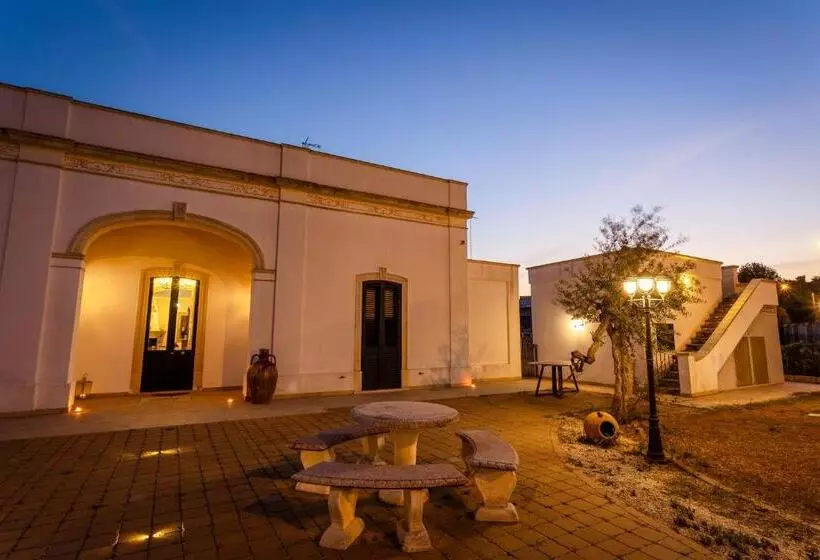 ベッドアンドブレックファースト Villa Giardino Delle Zie  Possibilità Di Servizio Mezza Pensione Cena Al Tavolo Colazione Vicino Osp