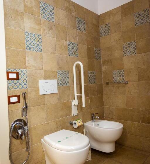 ベッドアンドブレックファースト Villa Giardino Delle Zie  Possibilità Di Servizio Mezza Pensione Cena Al Tavolo Colazione Vicino Osp