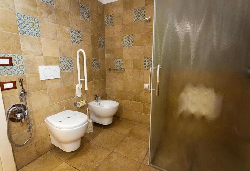 ベッドアンドブレックファースト Villa Giardino Delle Zie  Possibilità Di Servizio Mezza Pensione Cena Al Tavolo Colazione Vicino Osp