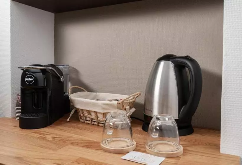تختخواب و صبحانه Suite 18 Luxury Apartments