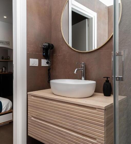 تختخواب و صبحانه Suite 18 Luxury Apartments