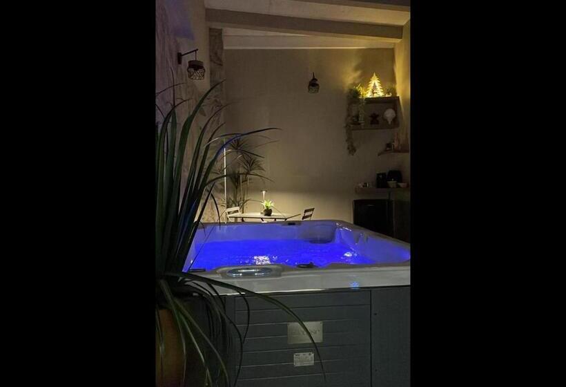 تختخواب و صبحانه Suite 18 Luxury Apartments