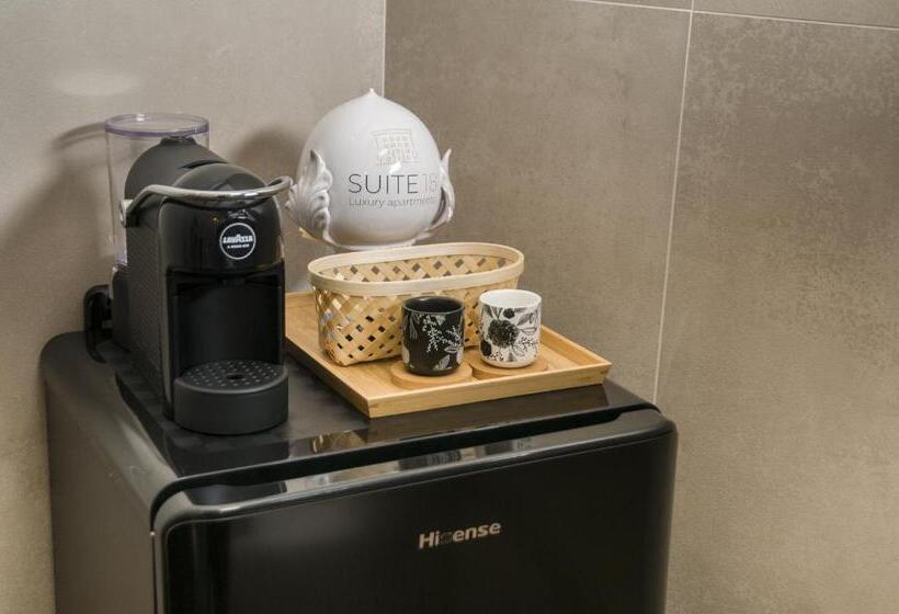 تختخواب و صبحانه Suite 18 Luxury Apartments