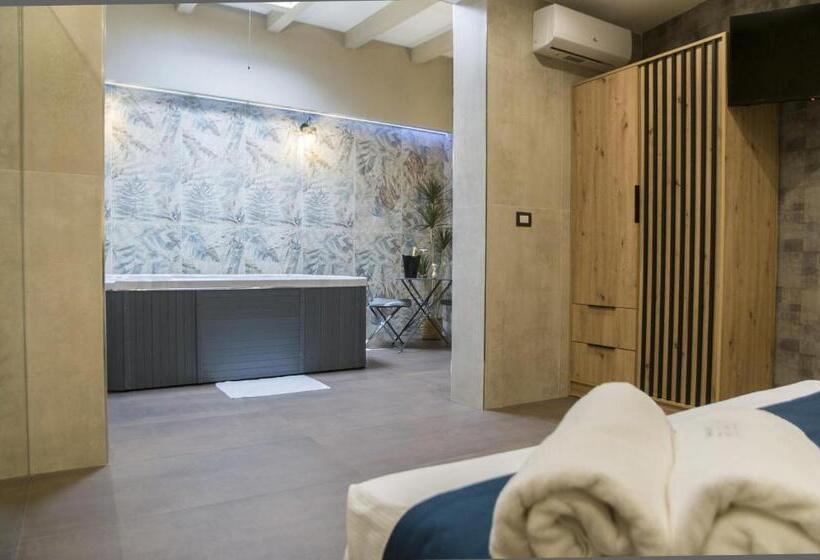 تختخواب و صبحانه Suite 18 Luxury Apartments