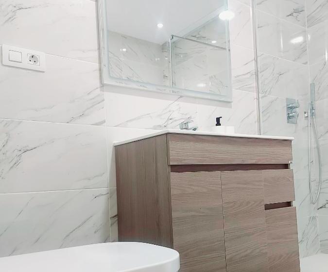 Aamiaismajoitus (B&B) Villa White House