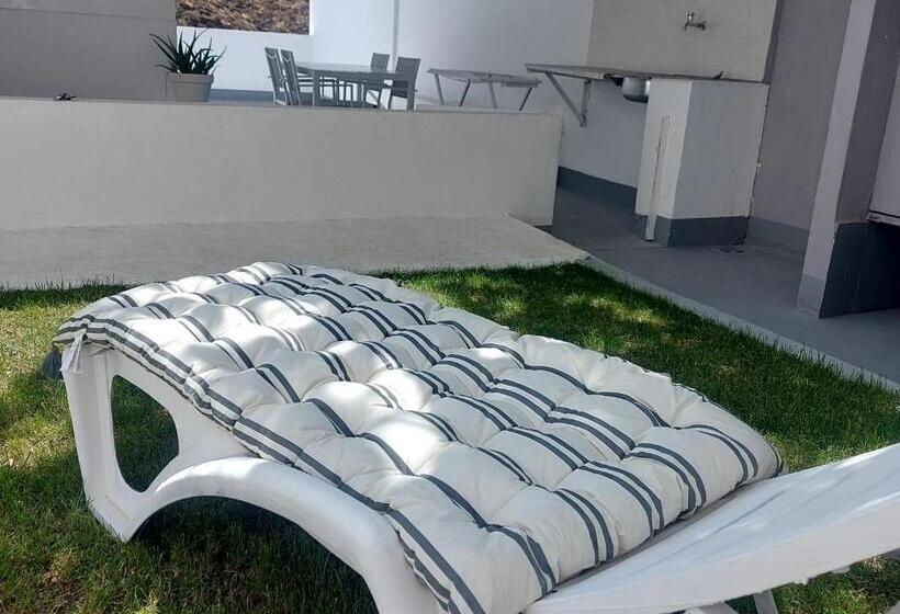 Aamiaismajoitus (B&B) Villa White House