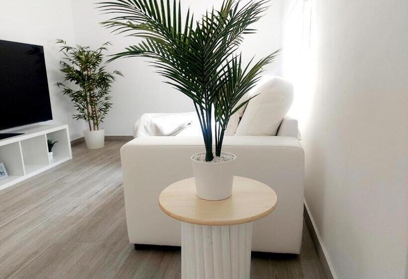 Aamiaismajoitus (B&B) Villa White House