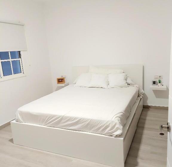 Aamiaismajoitus (B&B) Villa White House