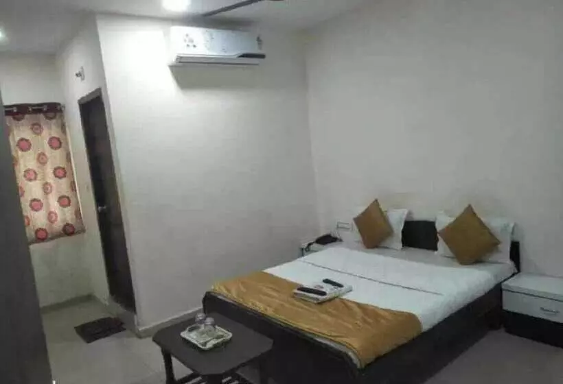 ホテル Silver Inn   Naroda