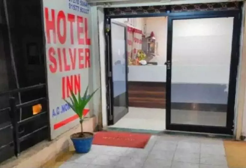 ホテル Silver Inn   Naroda