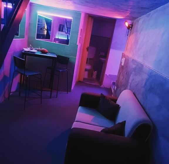 هتل Valentine’s Suite