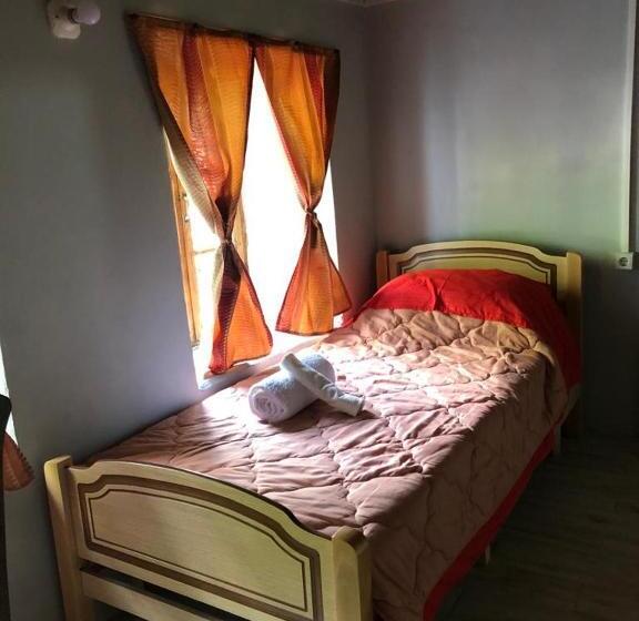 پانسیون Guesthouse Kujtimi