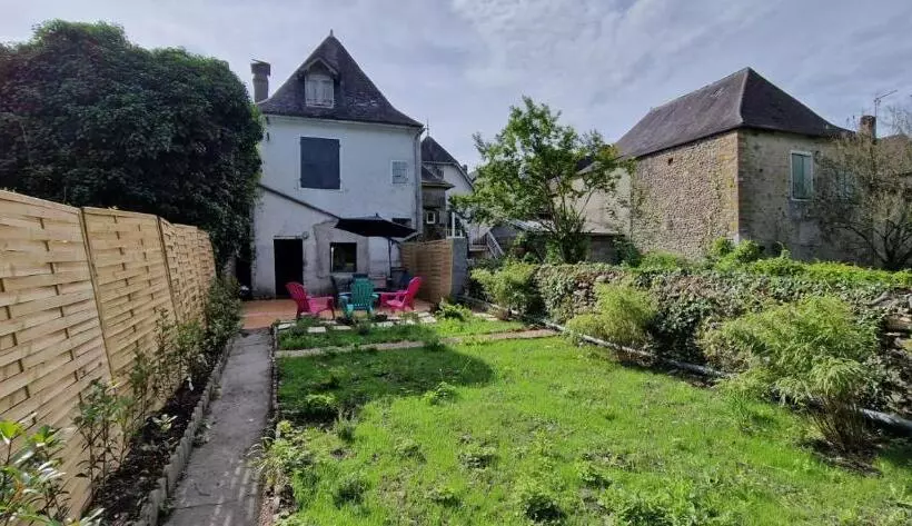 Majatalo Spacieuse Suite Maison De Ville   4 Personnes