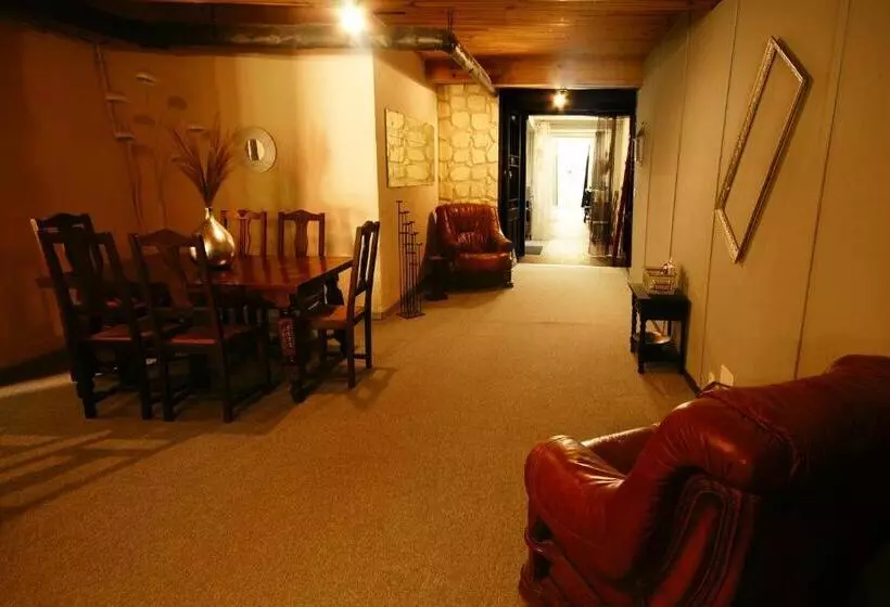 Majatalo Spacieuse Suite Maison De Ville   4 Personnes