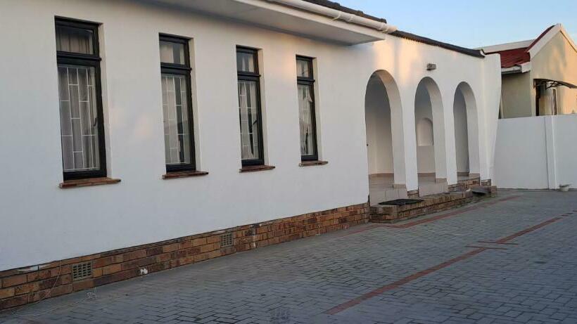 Bed and Breakfast Haresca Luxury Accommodation Parow