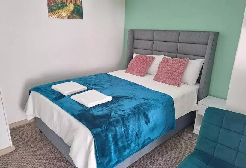 تختخواب و صبحانه Haresca Luxury Accommodation Parow