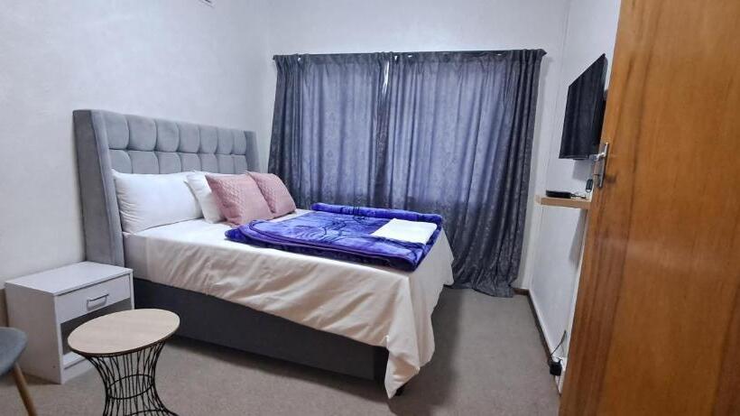 Bed and Breakfast Haresca Luxury Accommodation Parow