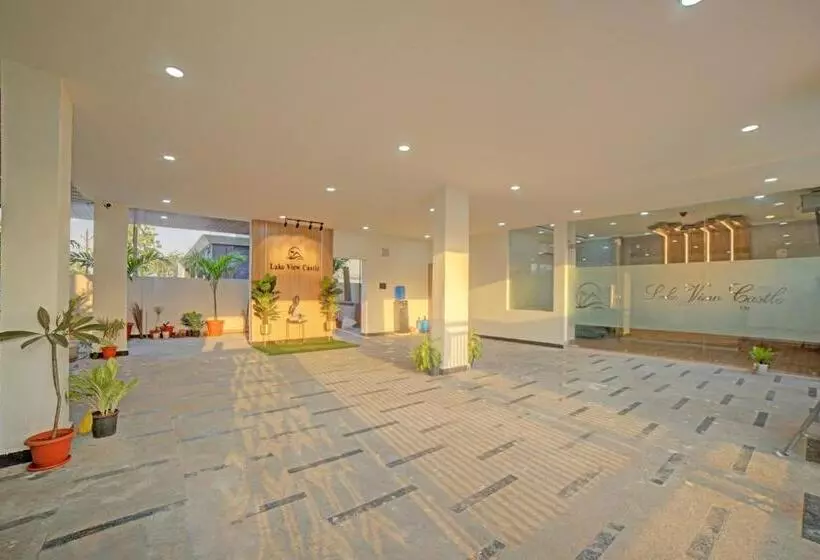Super Collection O Hotel Lakeview Castle