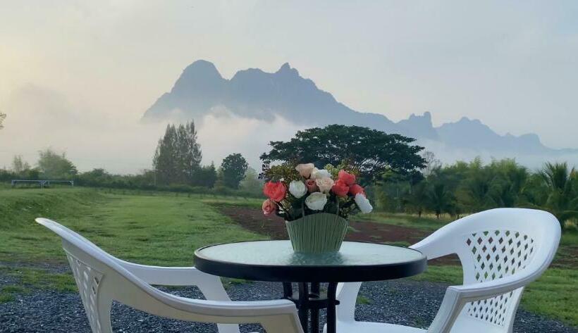 Hotell ไร่วิวทิวเขา ลานกางเต็นท์ ฟาร์มสเตย์