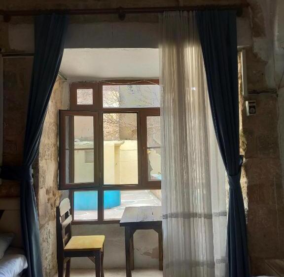 şahmaran Buti̇k Otel