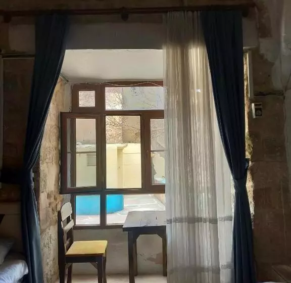şahmaran Buti̇k Otel