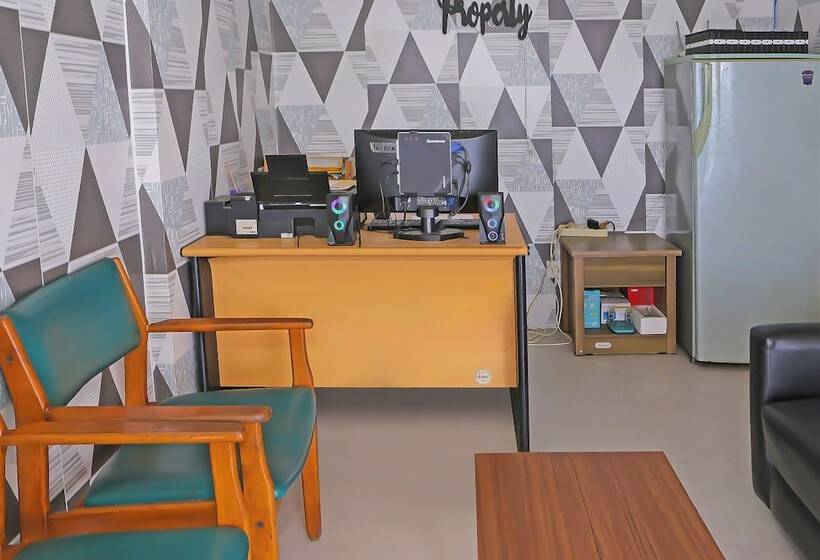 בית מלון כפרי Capital O 92625 19 Avenue Apartment