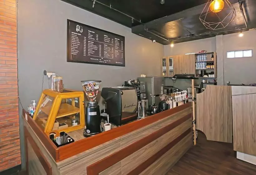 Hotelli Capital O 92625 19 Avenue Apartment