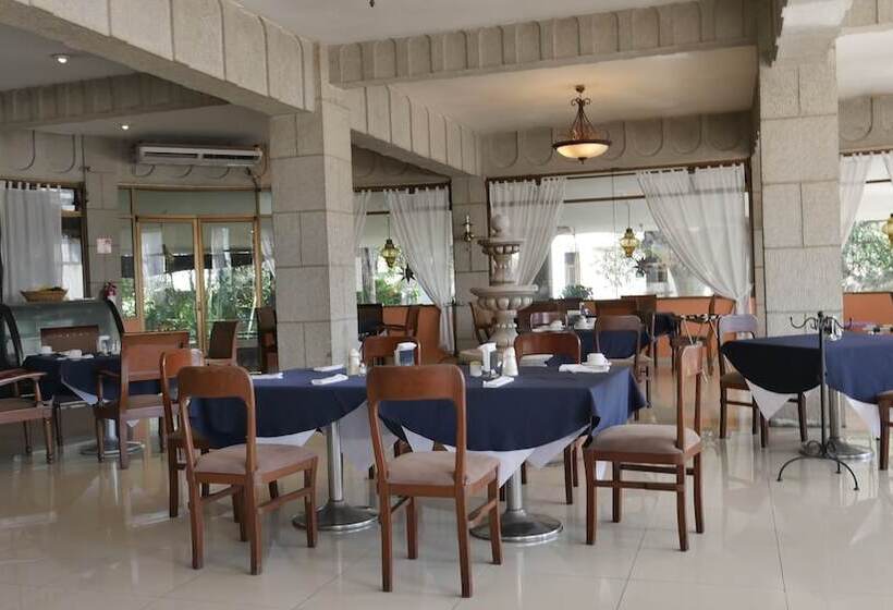 בית מלון כפרי Hacienda Las Higueras