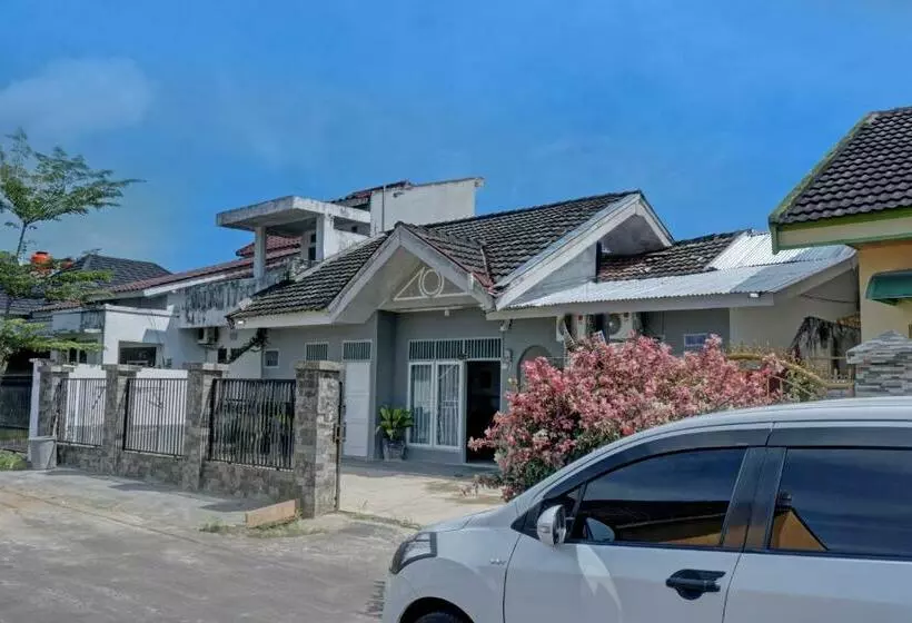 هتل Oyo 92597 Sulthan Homestay Syariah 2
