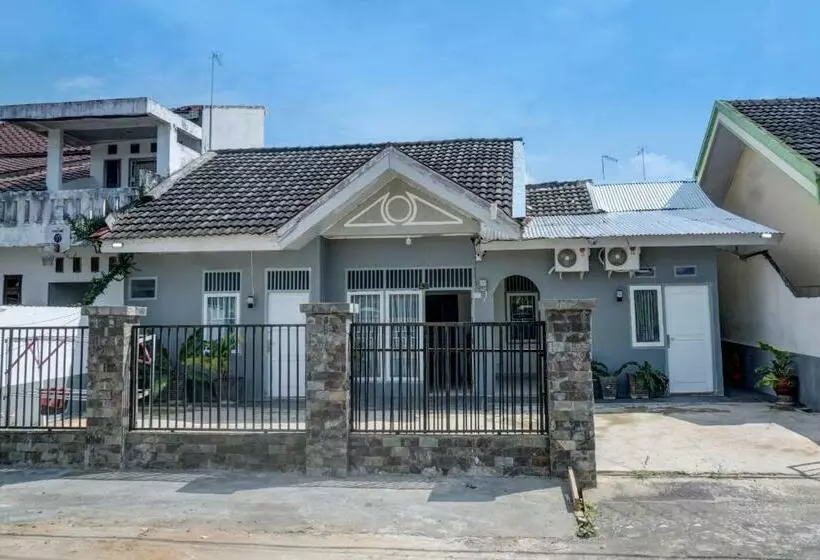 هتل Oyo 92597 Sulthan Homestay Syariah 2