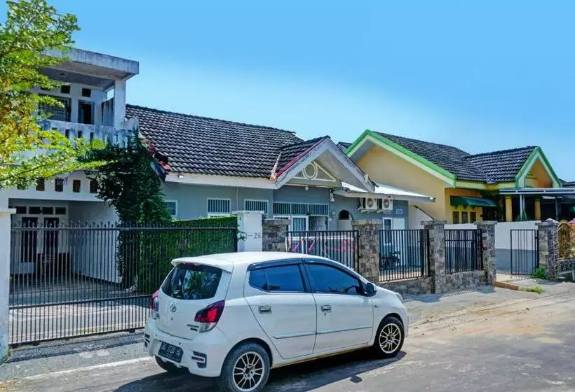 هتل Oyo 92597 Sulthan Homestay Syariah 2