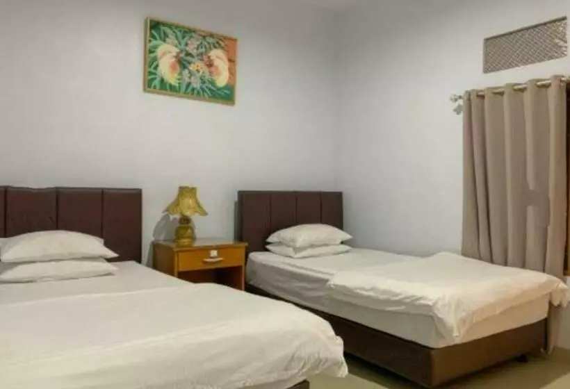 ホテル Oyo 92618  Mareje Sariguna