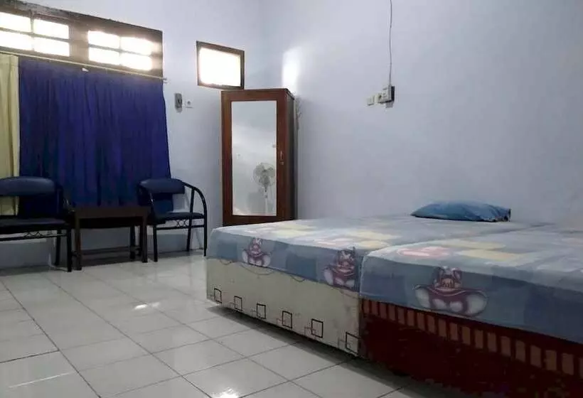 ホテル Oyo 92618  Mareje Sariguna