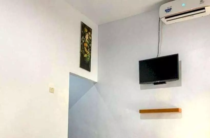 ホテル Oyo 92618  Mareje Sariguna