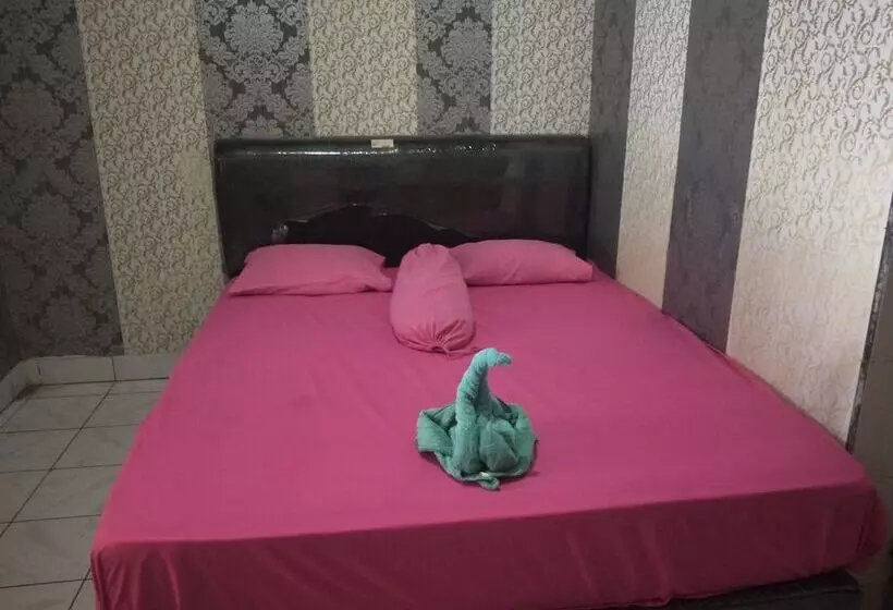 ホテル Oyo 92618  Mareje Sariguna