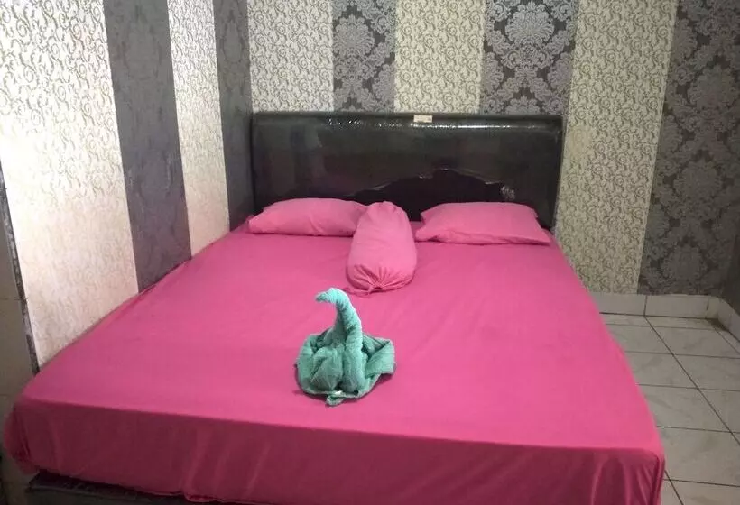 ホテル Oyo 92618  Mareje Sariguna