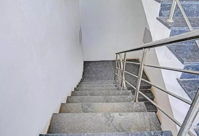 ホテル Oyo Flagship 81392 Royal Plazza Homestay