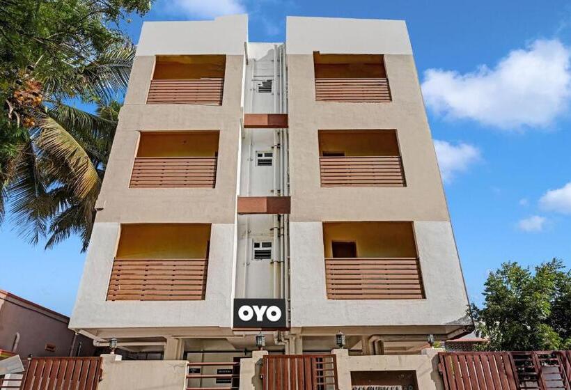 Hotel Oyo Flagship 81392 Royal Plazza Homestay