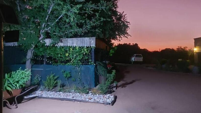 پانسیون Mmathaba Guest House