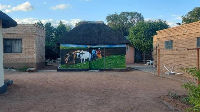 پانسیون Mmathaba Guest House