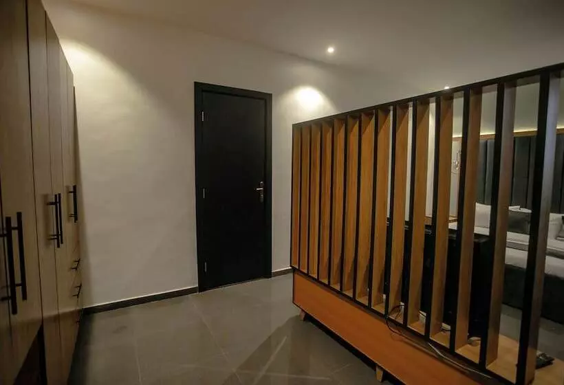 پانسیون The Grid Residence