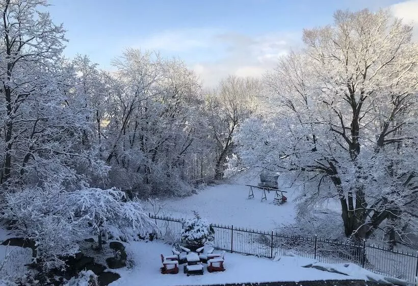 Aamiaismajoitus (B&B) Caledon Manor And Country Inn