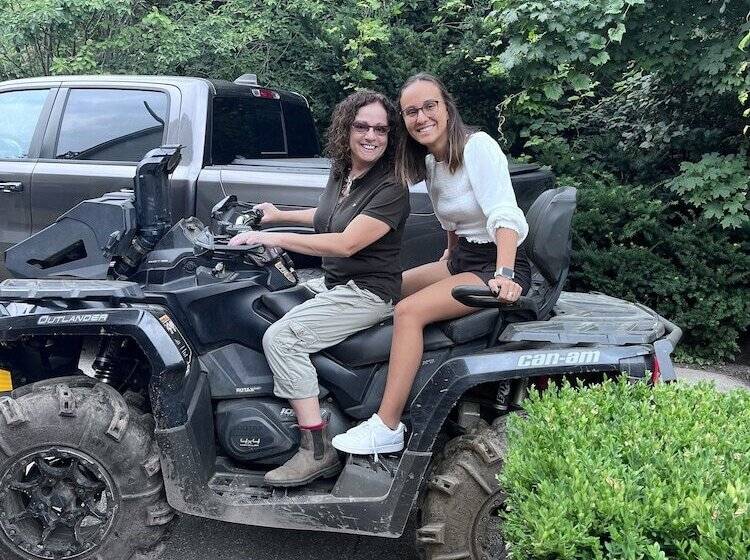 مبيت وإفطار Caledon Manor And Country Inn