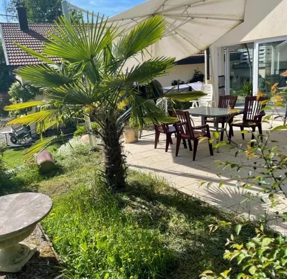 Aamiaismajoitus (B&B) Chambres D’hôtes Plateau Des Mille étangs