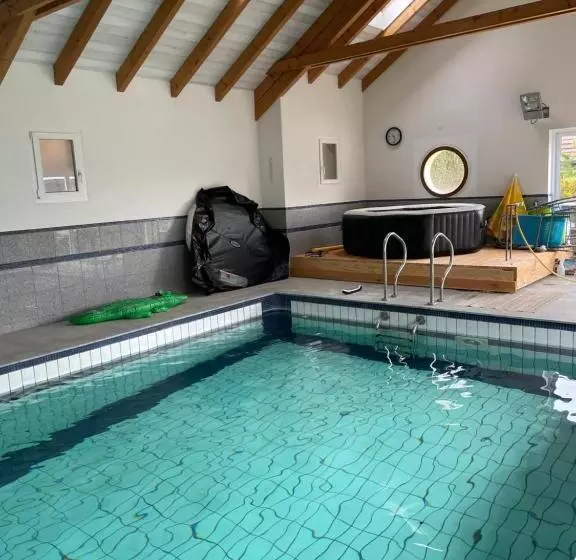 Aamiaismajoitus (B&B) Chambres D’hôtes Plateau Des Mille étangs