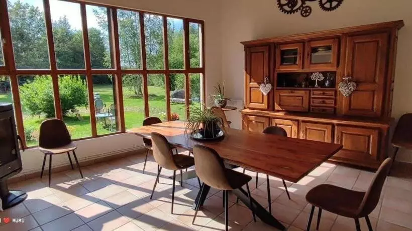 Aamiaismajoitus (B&B) Chambres D’hôtes Plateau Des Mille étangs