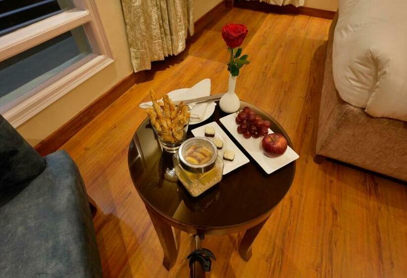 בית מלון כפרי Rajgriha Kasauli