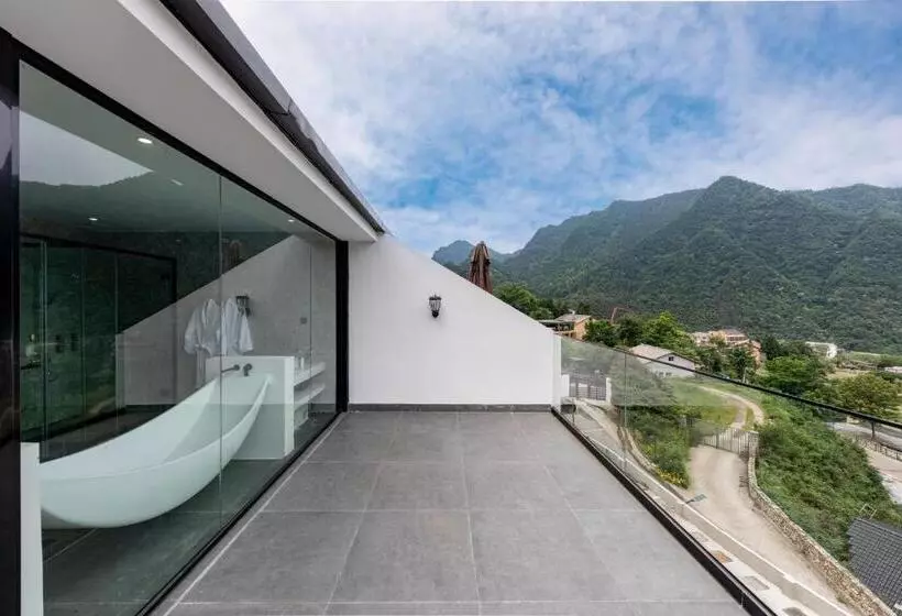 Hotelli Avatar Mountain Resort