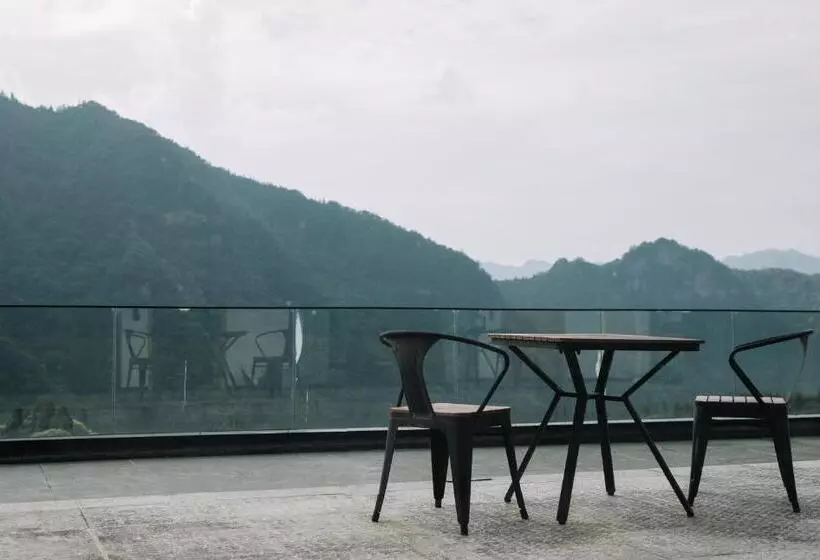 Hotelli Avatar Mountain Resort