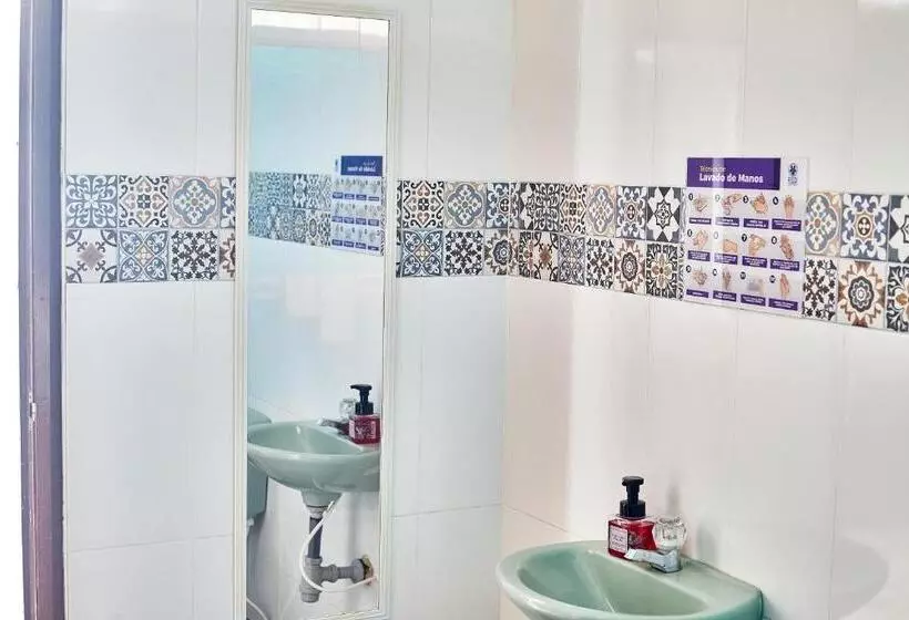 پانسیون Hostal Astroblue